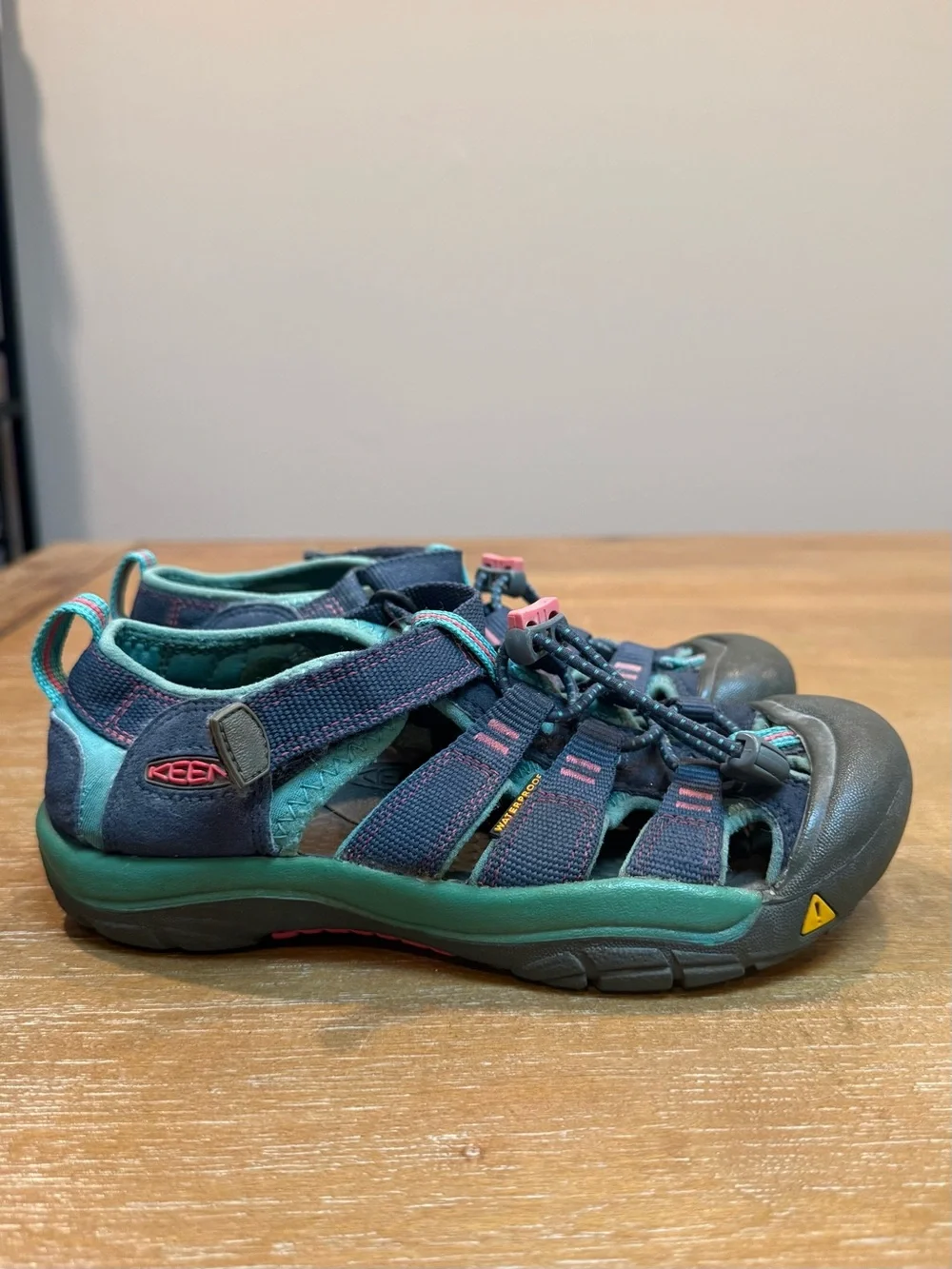 Keen Kids Newport H2 Sandals Midnight Navy/Baltic Teal Waterproof Hiking Sz 2